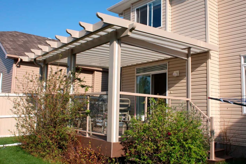 Custom Pergola Builder in Calgary