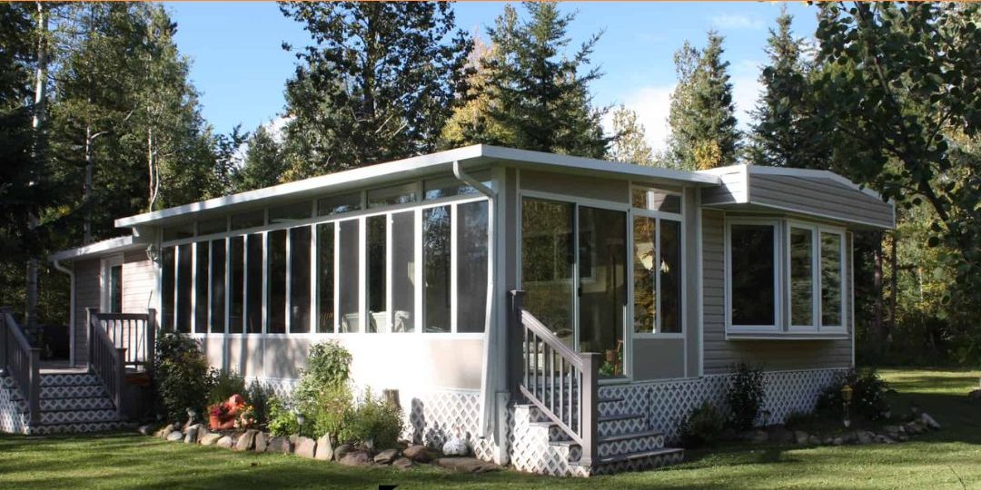 What-to-Know-Before-Adding-a-Sunroom-to-Your-Trailer
