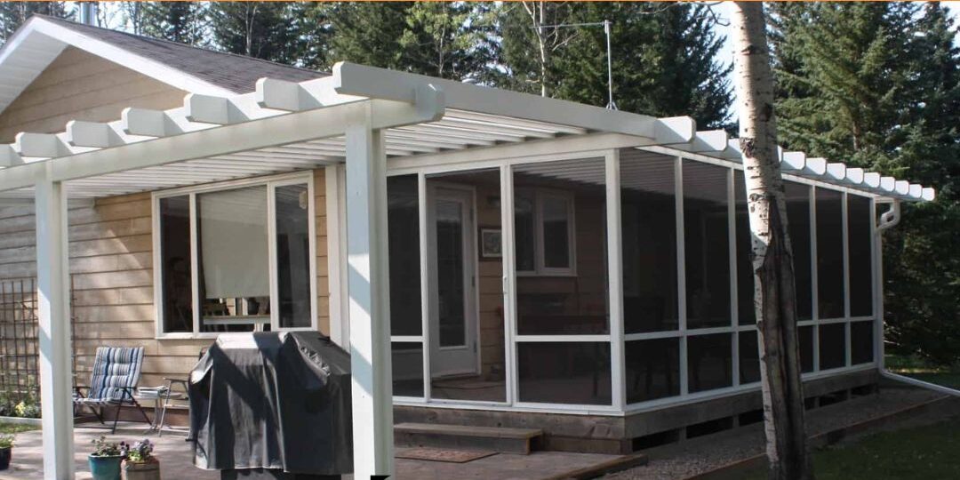 Create a Relaxing Retreat with the Best Screen Rooms Calgary Has to Offer